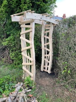 Curvaceous flat-topped arch